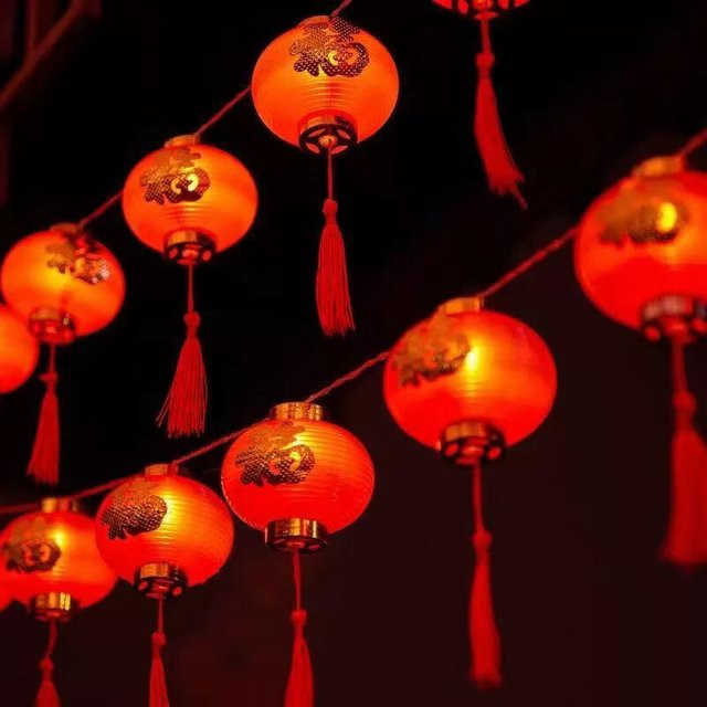 Solar LED Lichterkette mit Fernbedienung in Rot im orientalischen Laternen-Design - Bild 1