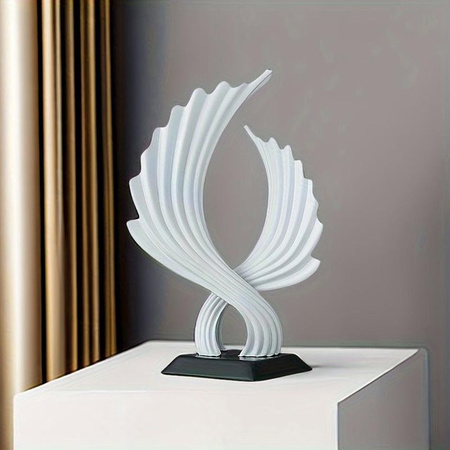 Minimalistisches Flügel-Ornament aus Kunstharz von Household supplies MH als abstrakte Tischdekoration für Wohnzimmer und Schlafzimmer