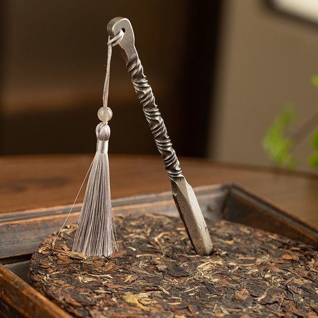 Retro Pu'er Tee Messer aus Metall in Silber für die Teezeremonie zum Zerteilen von Teegeschmacksblöcken - Bild 1