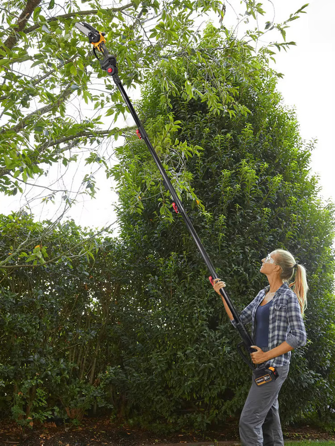 MELLWIN 4-in-1 Gartenpflegewerkzeug Set mit Teleskopstab, 6-Zoll-Kettensäge und 30-mm-Gartenschere für Makita 18V Akku - Bild 4