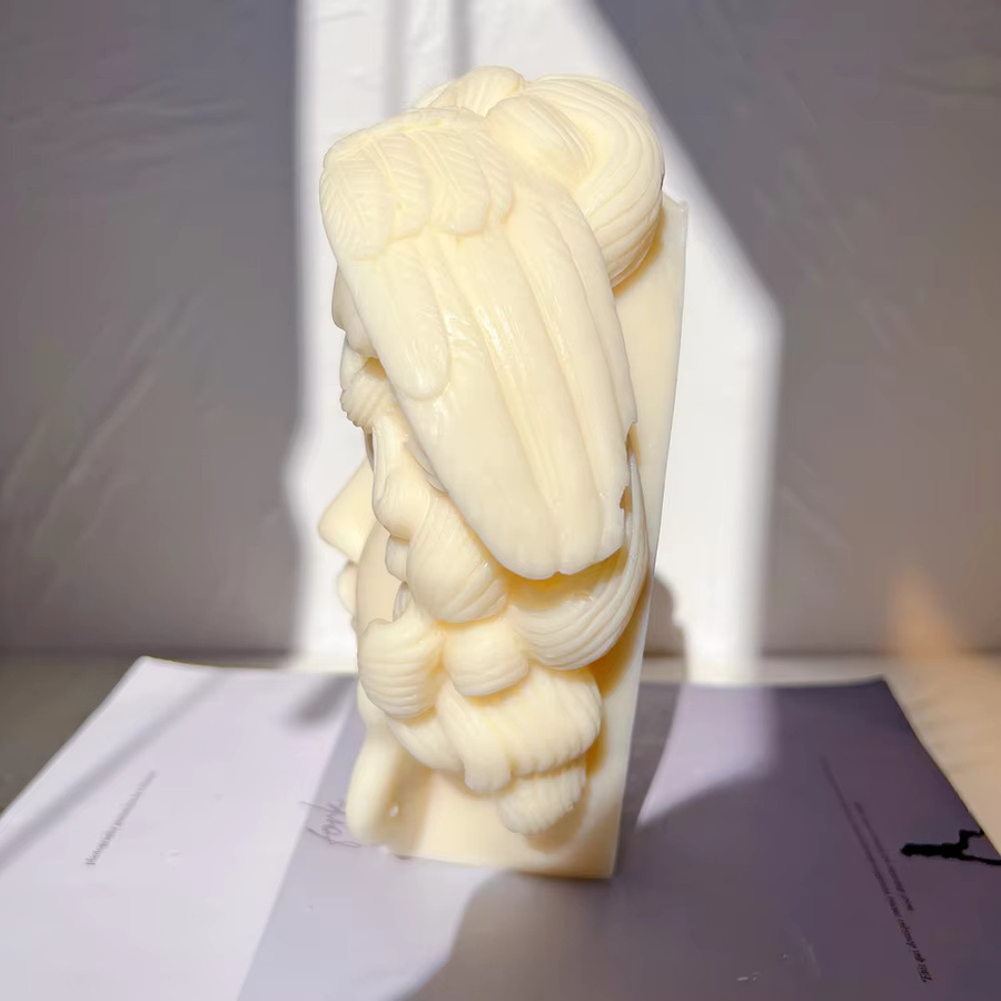 Silikonform Medusa Büste für Wachskerzen in Pink und White von SANZON - Bild 3