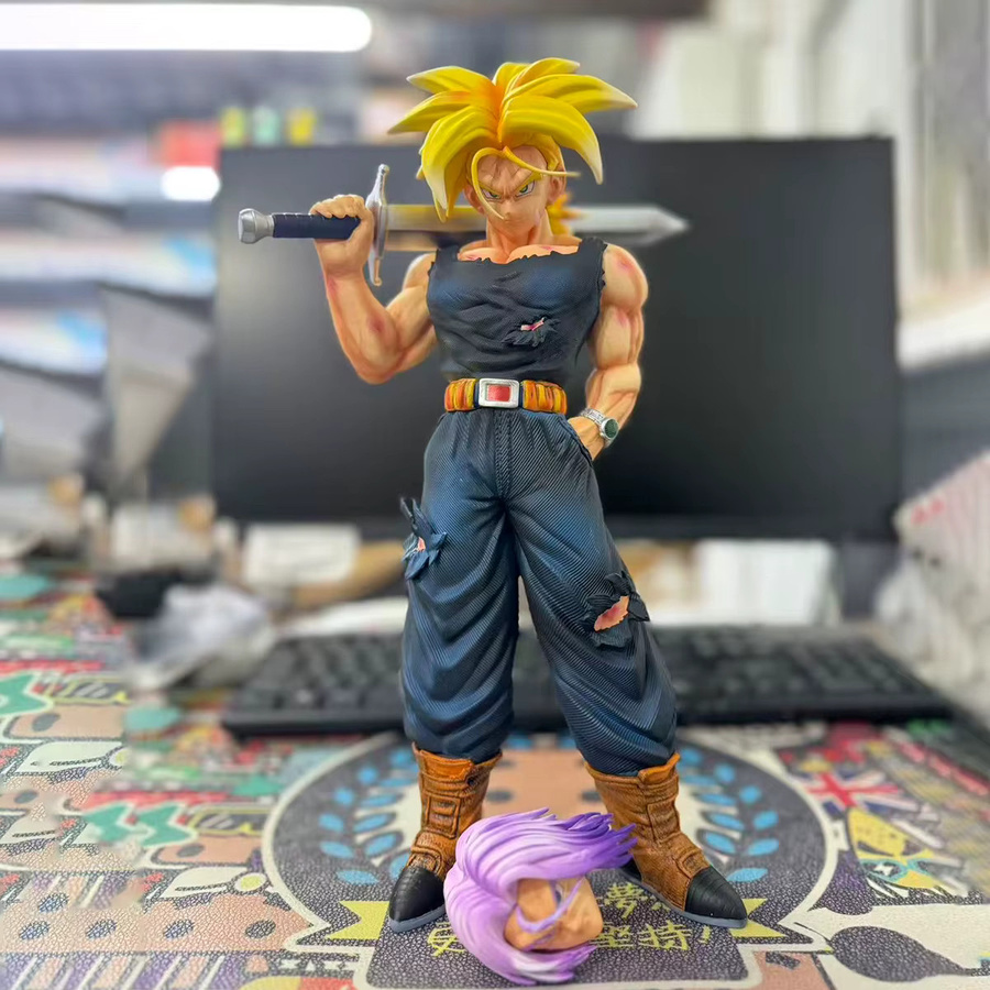 Bandai Dragon Ball Z Future Trunks Super Saiyan Actionfigur, mit austauschbaren Köpfen - Bild 1