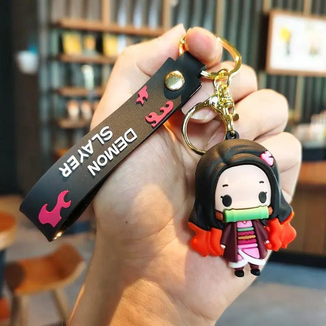 CHIC STUDIO Demon Slayer Kimetsu no Yaiba Schlüsselanhänger Actionfigur, Grau, ab 14 Jahren - Bild 1