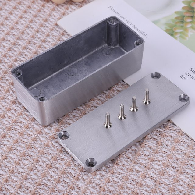 APWIKOGER 1590A Pedalgehäuse aus Aluminium in Silber mit Schrauben für Gitarren-Effektpedale - Bild 1