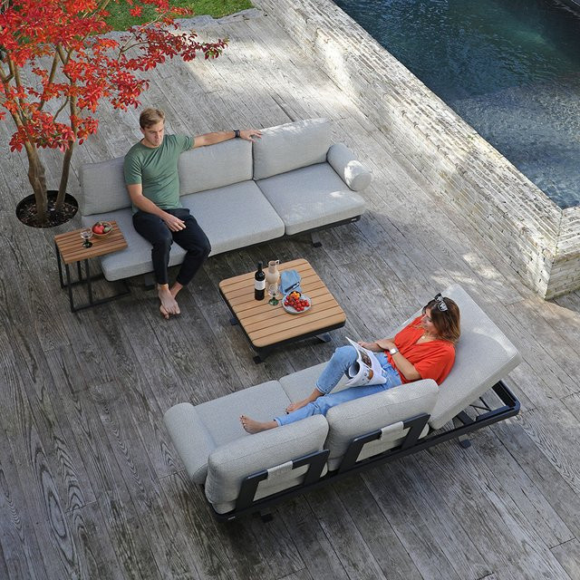 Zebra Sky Loungeset Camden mit 2 Dreisitzern, Teak Beistelltisch und Armlehnenkissen in Grau und Braun - Bild 1