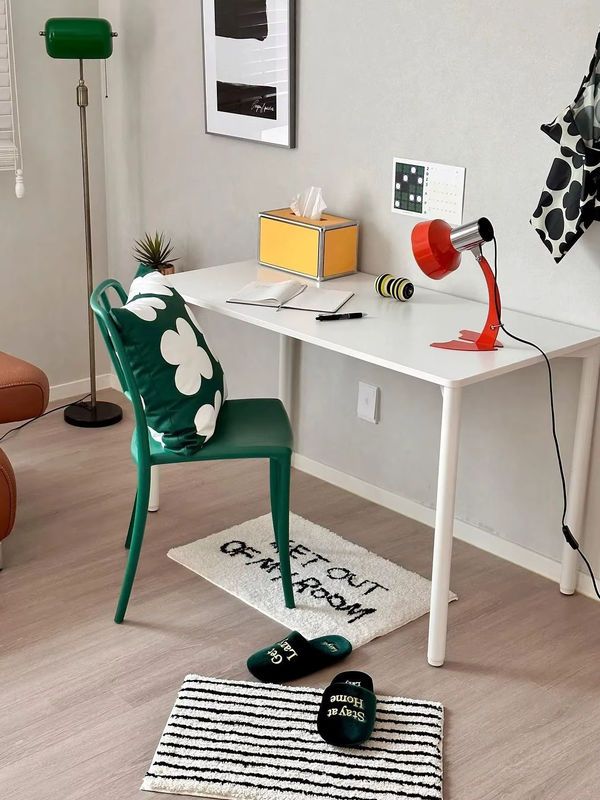 VIKAMA Personalisierter Plüschteppich mit Buchstaben in Weiß für Schlafzimmer, Badezimmer und Eingangsbereich - Bild 3