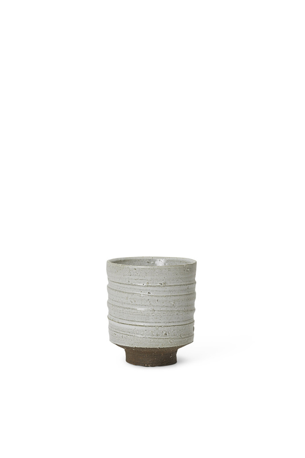 Ferm Living Serena Becher aus Keramik in Weiß - Bild 2