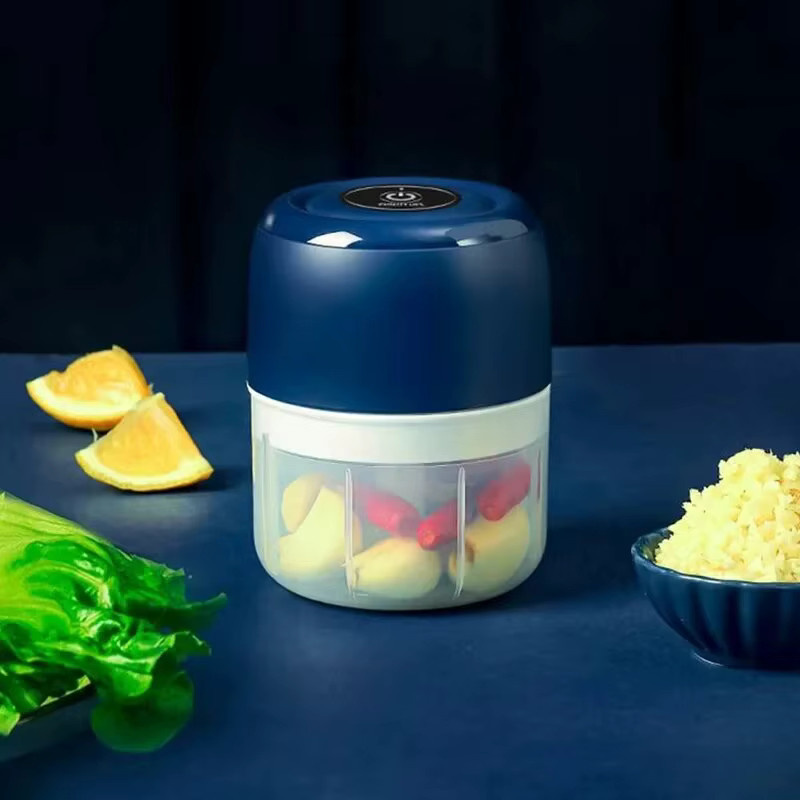 Kabelloser elektrischer Mini-Knoblauchpresser in Blau mit 250 ml Fassungsvermögen für die Küche - Bild 3