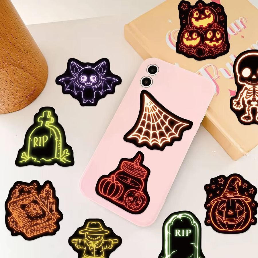 50-teiliges Set Neon-Halloween-Aufkleber in Multicolour von Anime Worlds Store für Handrechnungen, Gepäck und Handyhüllen - Bild 4