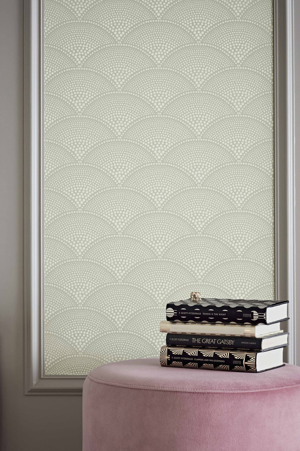 Cole & Son Tapete Feather Fan Icons in Old Olive Green mit geometrischem Art Deco Design - Bild 1