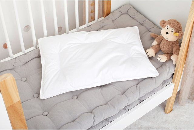 Baby-Walz Basics Daunen-Kopfkissen für Kinder aus Daunen-Feder-Mix in Weiß, B/H: 40 x 60 cm - Bild 1