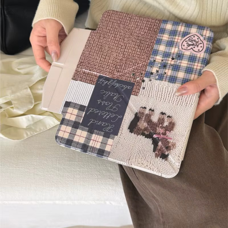 Little Horse Weaving Tablet-Hülle mit Stiftschlitz für iPad Air und Pro in Multicolour - Bild 6