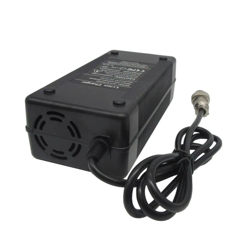 CYGEREEN Blei-Säure-Ladegerät 36V 5A mit Lüfter und USB-C, Schwarz, Anschluss: GX16, M16, XLRM 3PIN, IEC - Bild 3