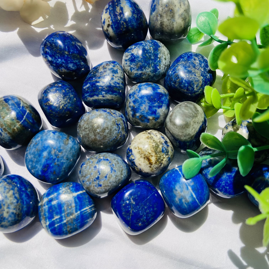 CrystalHola Lapislazuli Dekosteine aus natürlichem Kristallquarz, polierte runde Steine in Tiefblau und Grau zur Aquariumdekoration oder als Vasenfüller - Bild 2