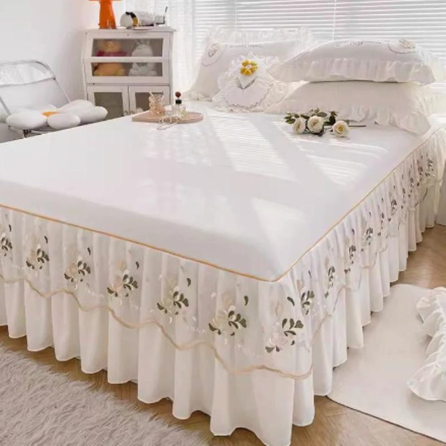 Sommerfrische Tagesdecke Super Six in Weiß mit Spitze im Prinzessinnenstil, 3-teiliges Set, B/B: 180 x 200 cm - Bild 1