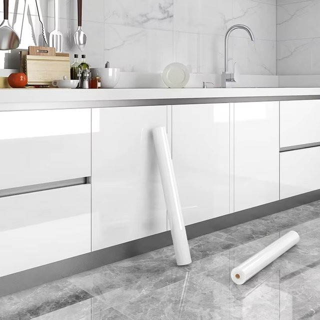 Wasserdichte selbstklebende Küchen-Perlglanzfolie aus PVC von Wokhome für moderne DIY-Wandgestaltung und Küchenmöbel - Bild 1