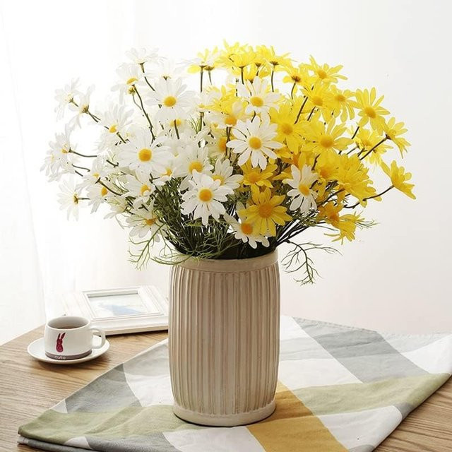 Künstliche Chrysanthemen-Blumensträuße von XIAOYINMO in Gelb aus Textil zur Dekoration von Haus und Zimmer - Bild 1