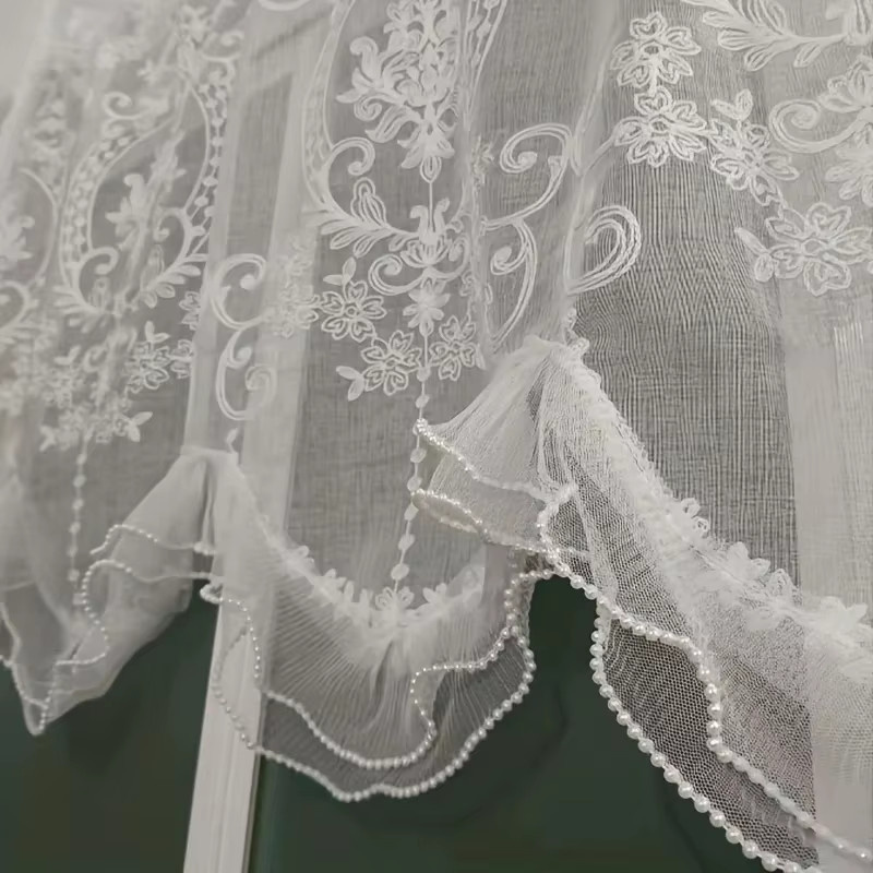 Kurzer Volantvorhang im französischen Stil mit besticktem Tüll und Spitze, Farbe: Weiß, Breite: 110 cm, Höhe: 65 cm - Bild 2