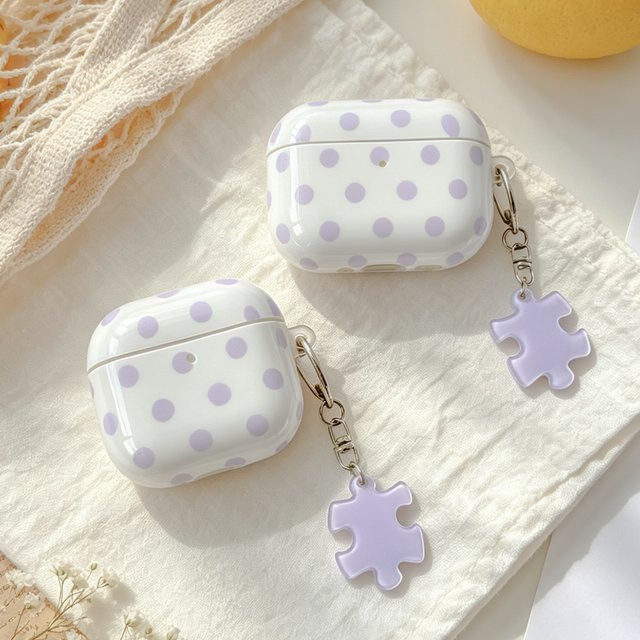 INS Polka Dot Mobile AirPods-Hülle in Weiß für AirPods 2, AirPods 4, AirPods Pro und AirPods Pro 2/3 - Bild 1