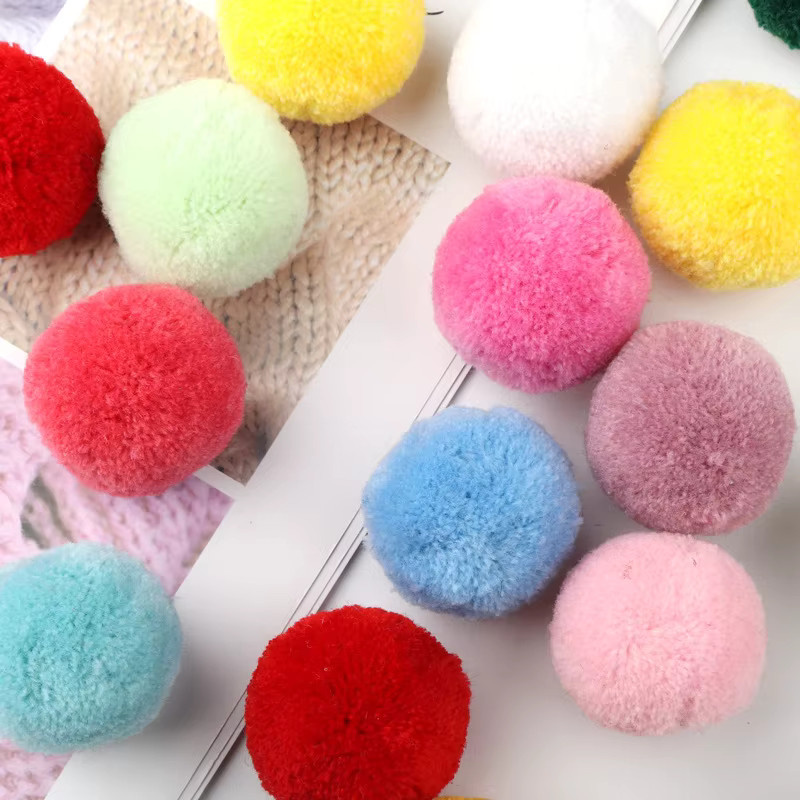 Lucky Sewing Mehrgrößen-Pompons in Gelb und Multicolour, weiche und flauschige Plüsch-Bommeln für DIY-Bastelarbeiten, Nähen und Party-Zubehör, Durchmesser: 15 mm, 20 mm, 25 mm, 30 mm und 40 mm - Bild 4