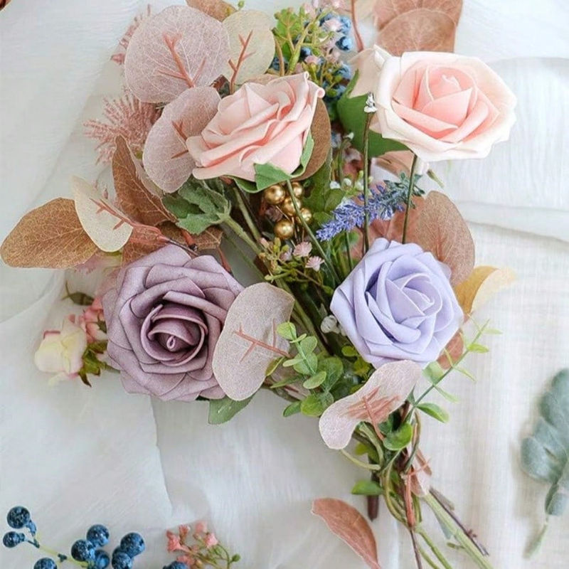 25 Stück Künstliche Rosen von chenxiaogang in Weiß, Elfenbeinfarbene Schaumrosen mit Stielen für DIY Hochzeitsstrauß und Dekoration - Bild 3