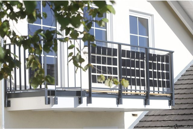 Dieda Linus Glasscheibe mit Solarzellen-Füllung aus Aluminium, Anthrazit, B: 100 cm, H: 100 cm - Bild 1
