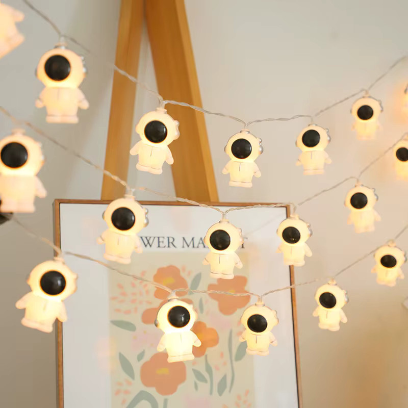 Astronaut LED Lichterkette mit 40 LEDs in Warmweiß, 6 m Länge, USB- und Batteriebetrieben für Party, Hochzeit und Dekoration - Bild 5