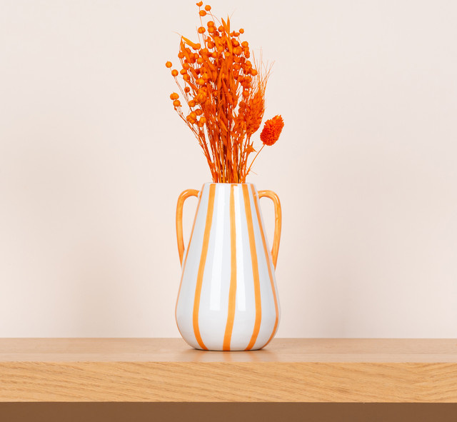 Keramikvase Blume2000 mit Henkel, modern und gestreift, Orange/Weiß, Höhe: 17,0 cm, Breite: 11,0 cm, Tiefe: 11,0 cm - Bild 1