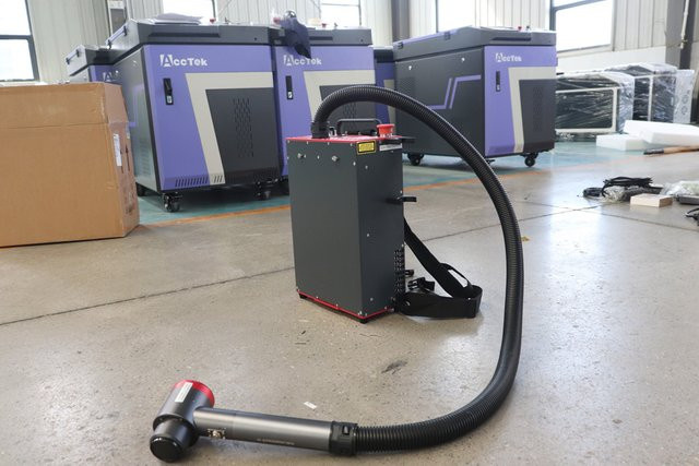 ACCTEK Mini Rucksack Pulse Laser Reinigungsmaschine mit 300 W für Holzwagen - Bild 1