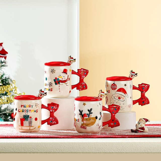 Keramiktasse mit Deckel von Yiran Furniture im Weihnachtsdesign mit Reh-Motiv, beige, 450 ml - Bild 1