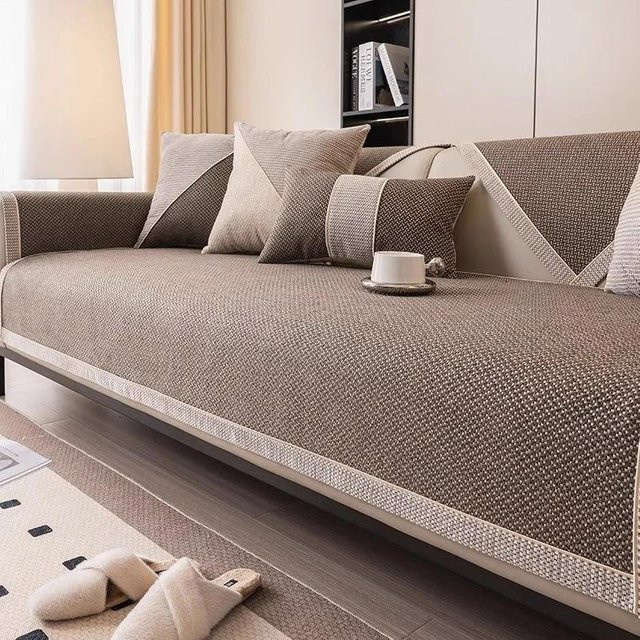 Einfacher Sofabezug aus Baumwollleinen in Beige, rutschfest und waschbar, B/H: 50 x 30 cm - Bild 1