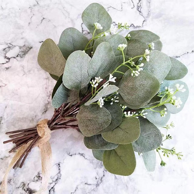 Künstliche Eukalyptus-Zweige mit Früchten in Grün von smr für deine Dekoration bei Hochzeit oder Weihnachten - Bild 1