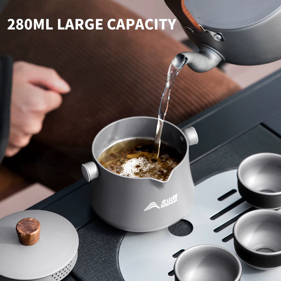 BISINNA Tragbares Reise-Teeset aus Aluminiumlegierung in Grau mit Teekanne, drei Teetassen, Infuser und Tragetasche, zusammenklappbar für Camping und Picknick - Bild 4
