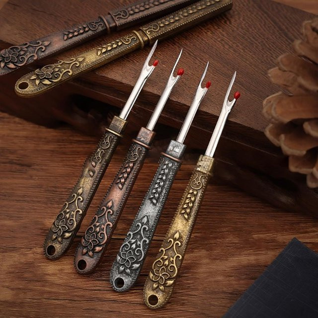 2 Stück Vintage-Nätrenner aus Metall in Gold mit Griff zum einfachen Schneiden von Fäden - Bild 1