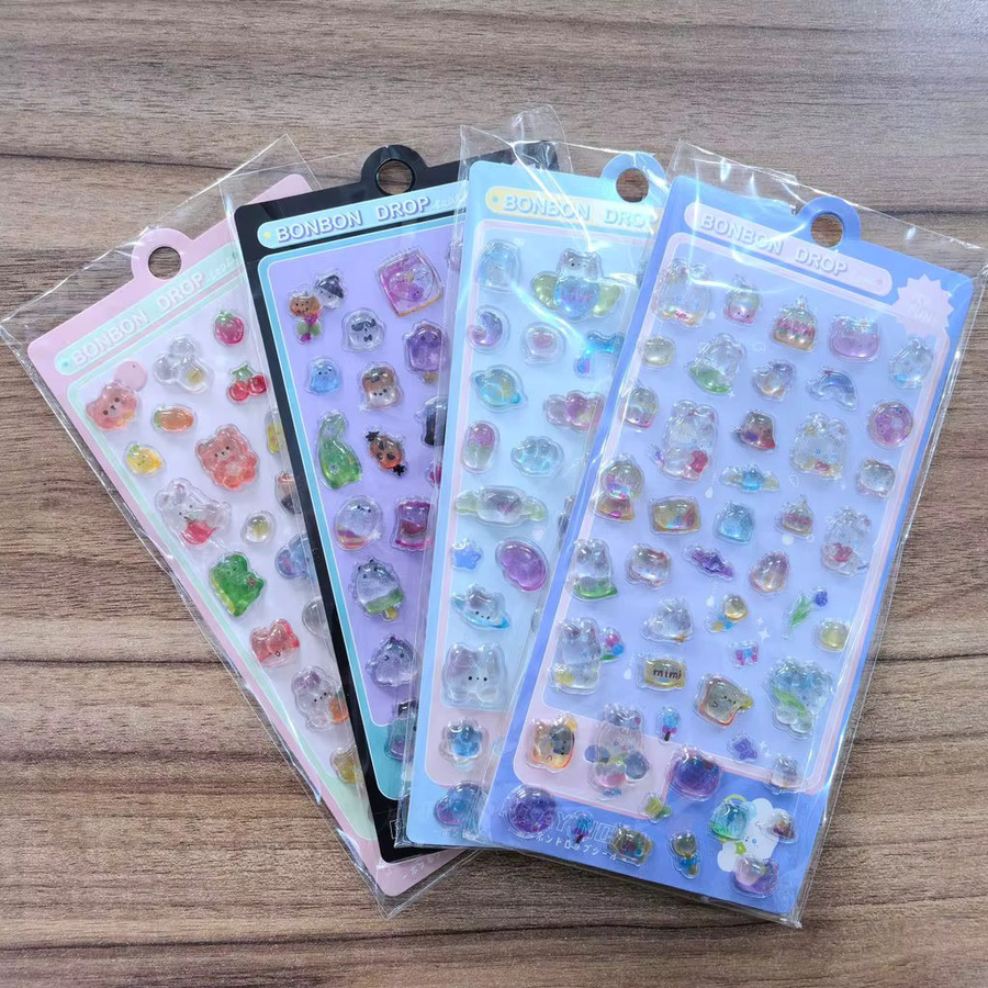 4er-Pack transparente Cartoon-Aufkleber mit Glitzer-Effekt von Anime Worlds Store in Multicolour - Bild 1