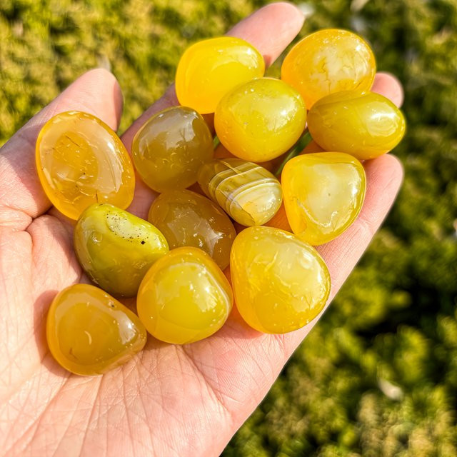 CrystalHola Gelber Achat Trommelstein Polierter Naturkristall zur Dekoration - Bild 1