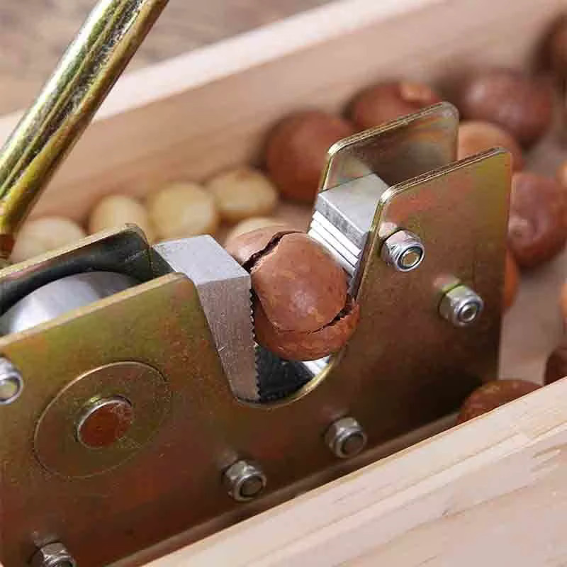JUSTINLAU Nussschalenöffner aus Holz in Braun, verstellbare Nussknacker-Zange für Walnüsse, Kastanien, Pekannüsse, Haselnüsse und Mandeln - Bild 6