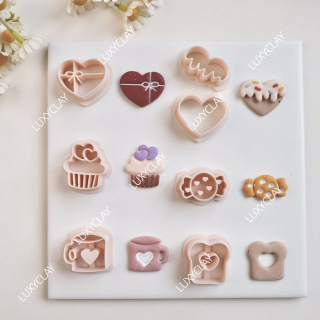 7-teiliges Set Valentinstag Herzförmige Cupcake-Bonbon-Kaffeebecher- und Toastformen aus Polymer Clay für die Herstellung von Ohrringen und Schmuck - Bild 1