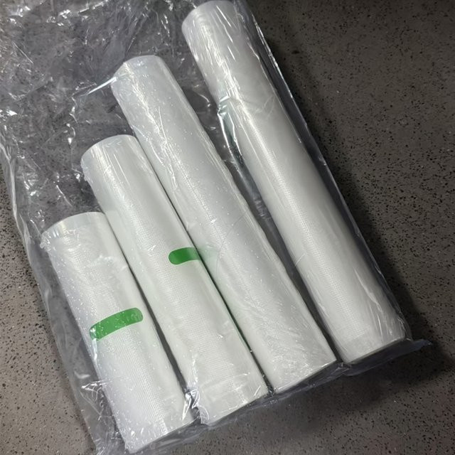 AGASHE Vakuumierbeutel Set aus transparentem Kunststoff, 4 Rollen à 3 m, ideal für Lebensmittelaufbewahrung, Sous-Vide und Mahlzeitenvorbereitung, kompatibel mit Vakuumiergeräten - Bild 1