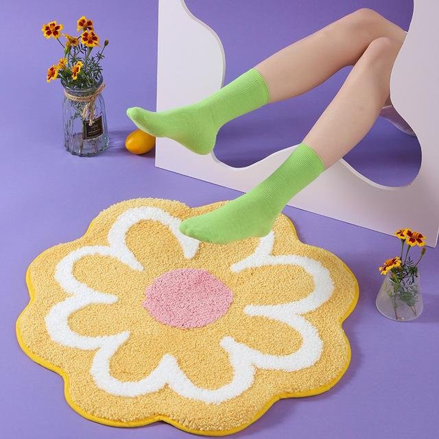 Weicher Blumen Teppich in Gelb, rutschfeste Plüsch Bodenmatte mit floralem Design, B/B: 60 x 60 cm - Bild 1