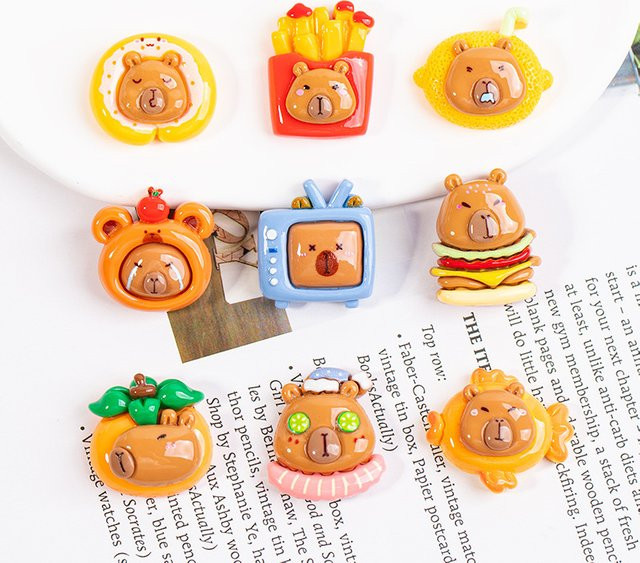Mesuca Schuh-Charms-Set, 9-teilig, Kawaii Capybara, Lebensmittel und Obst - Bild 1