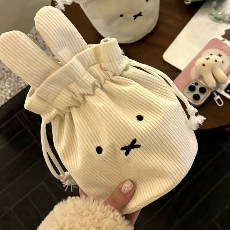 Miffy Aufbewahrungstasche aus Cord in Weiß mit niedlichem Anime-Cartoon-Druck und Kordelzug - Bild 2