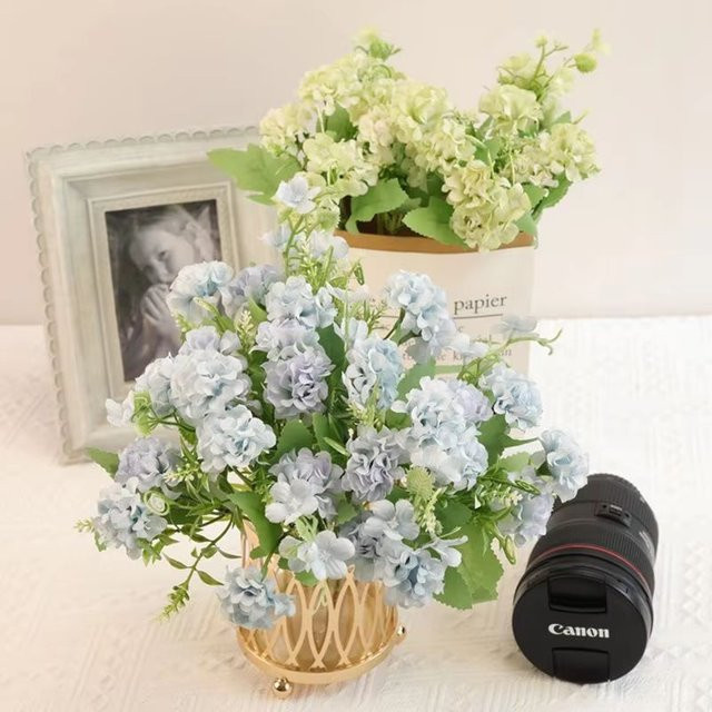 Künstliche Hortensie von Yusheng in Lila und Blau als florale Dekoration für Tischaufsätze, Hochzeiten oder Gartenpartys - Bild 1