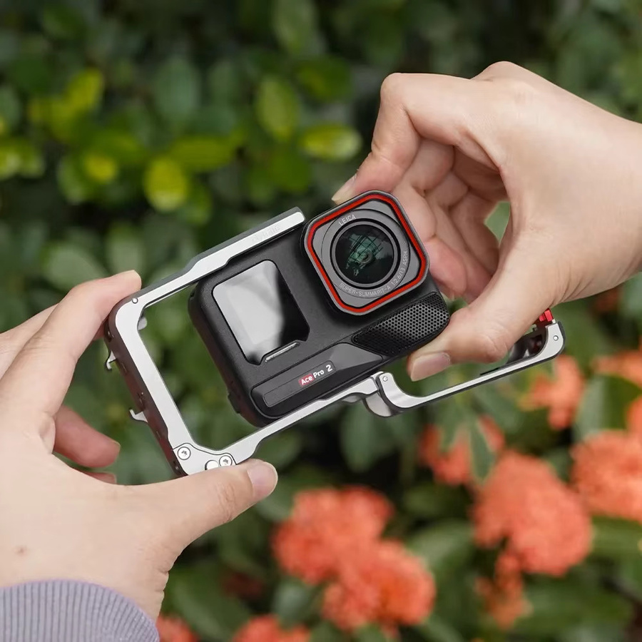 Insta360 Metallkamerakäfig aus Aluminiumlegierung mit Erweiterungs-Kaltschuh für Insta360 Ace Pro, Ace 2 Pro und Ace 1 - Bild 2