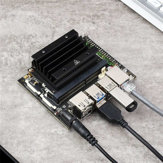 Nvidia Jetson Nano 4GB Entwickler Kit AI Board für Künstliche Intelligenz in Schwarz mit Kühlkörper - Bild 1