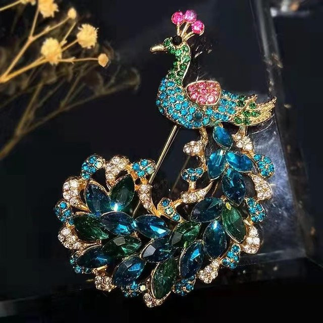 YIRAN Broschen Anstecknadeln, Pfau, Kristall, Strass, grau, Damen Mädchen - Bild 1