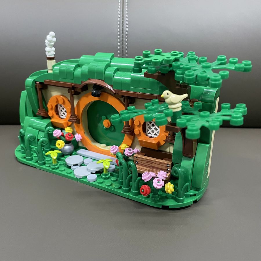BRICKPANDA MOC Hobbit Hole Bausatz Mini Bag Filmarchitekturmodell als Desktop-Ornament und Sammlermodell - Bild 2