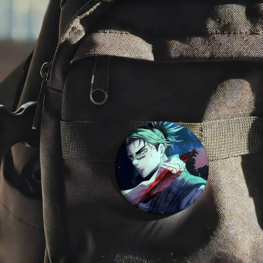 Jujutsu Kaisen Choso und Yuji Anime Motiv Brosche aus Metall, Durchmesser: 58 mm, Mehrfarbig - Bild 2