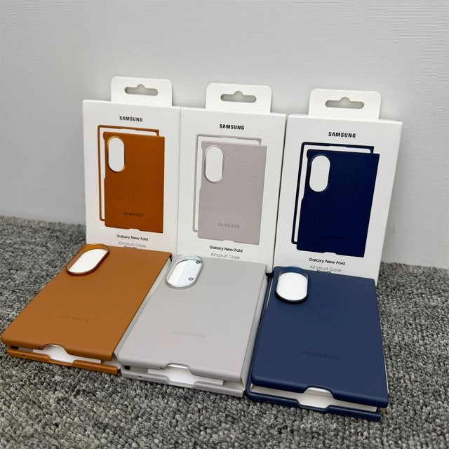 Samsung Galaxy Z Fold8 Schutzhülle aus Premium PU-Leder mit Magnetfunktion für kabelloses Laden in Blau - Bild 1