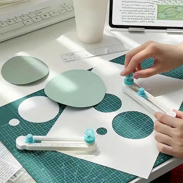 Kreisförmiger Papierschneider mit 45mm Messerkopf für Scrapbooking und Bastelarbeiten in Weiß - Bild 1